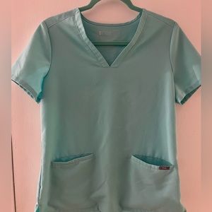 Women’s figs scrub top